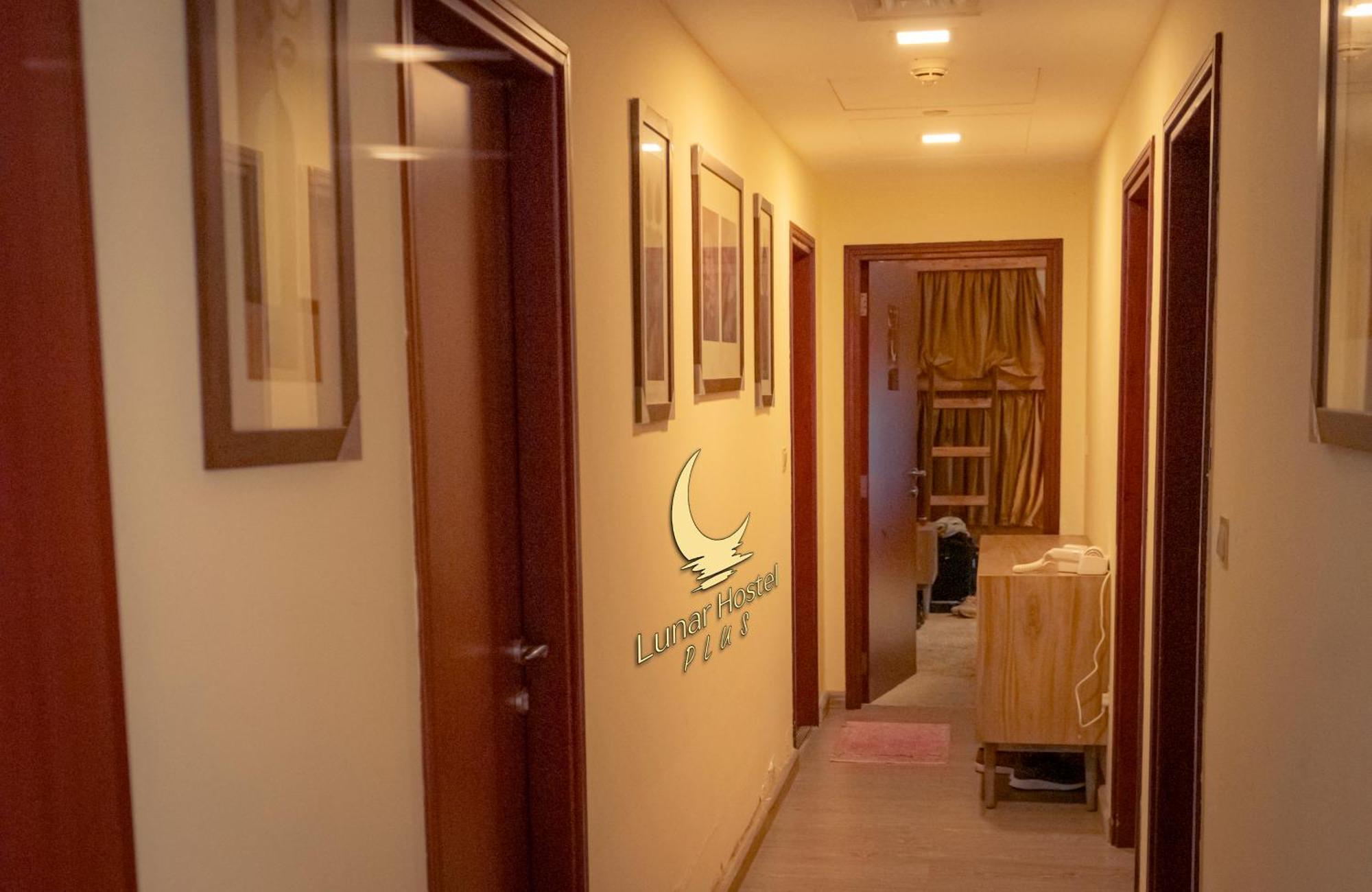 Lunar Hostel Plus 迪拜 外观 照片