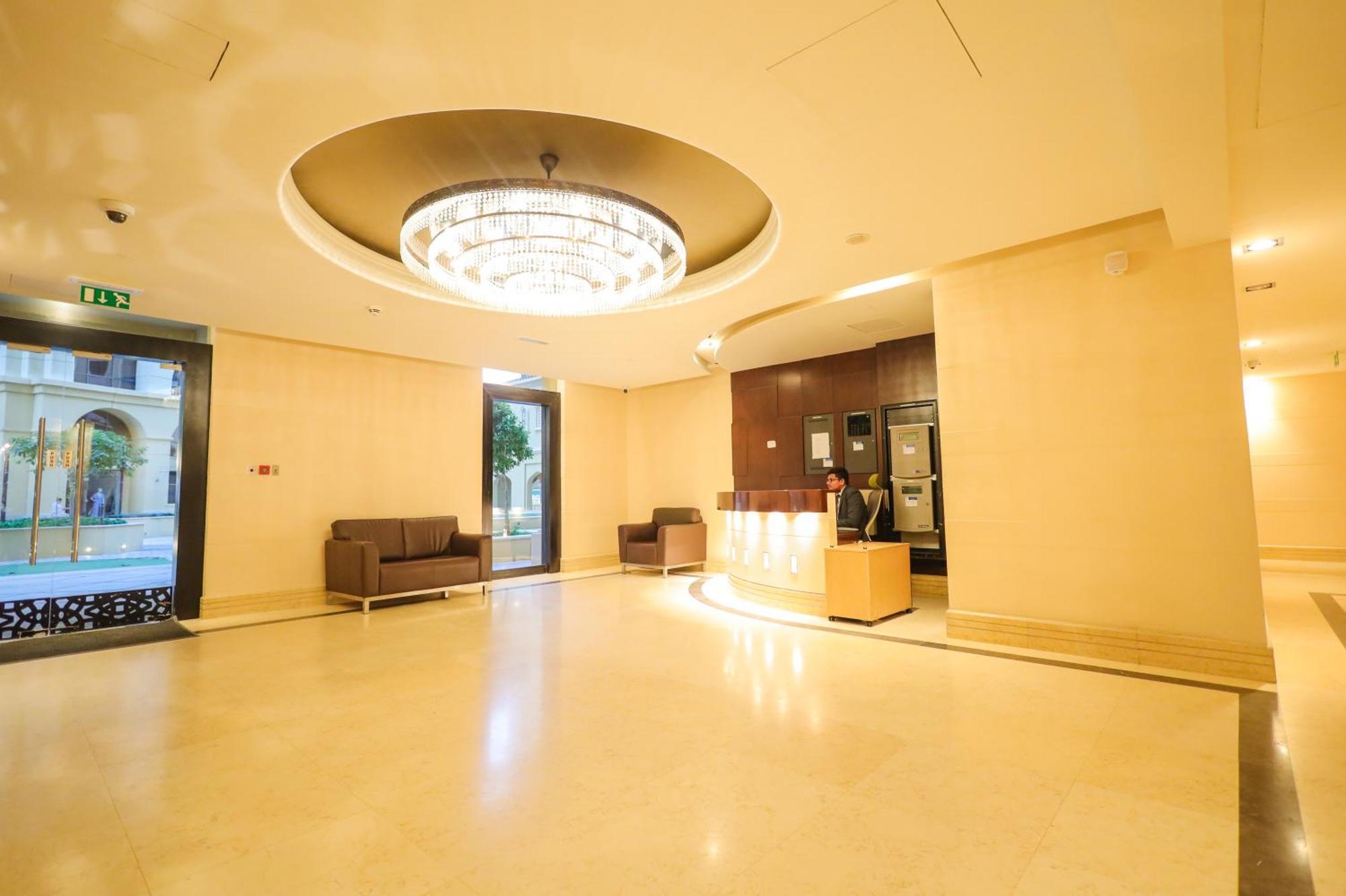Lunar Hostel Plus 迪拜 外观 照片
