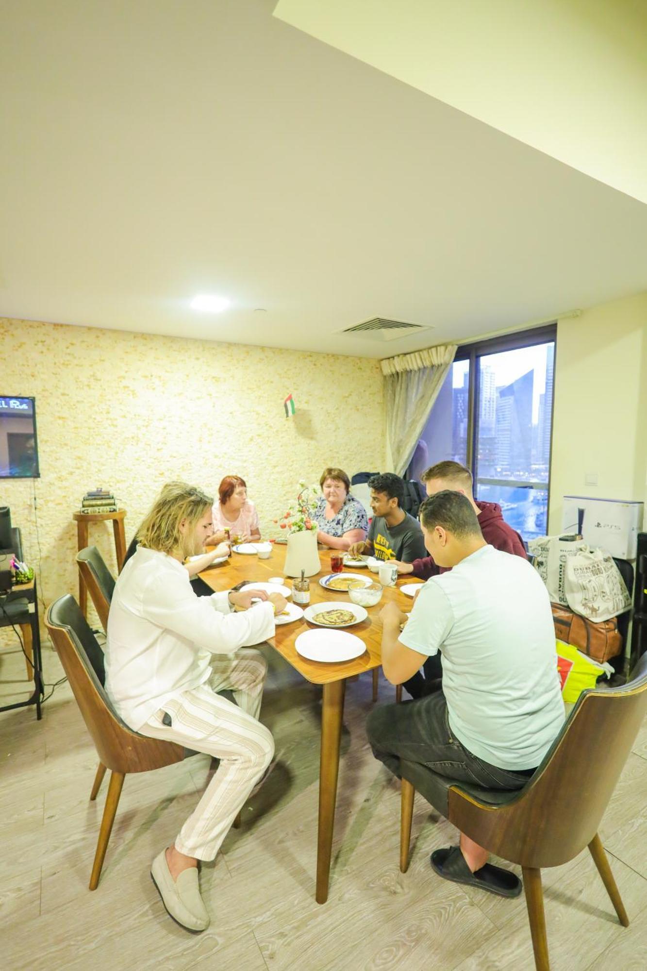 Lunar Hostel Plus 迪拜 外观 照片